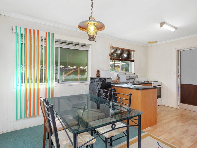 10 Flores Avenue, Palm Beach QLD 4221
