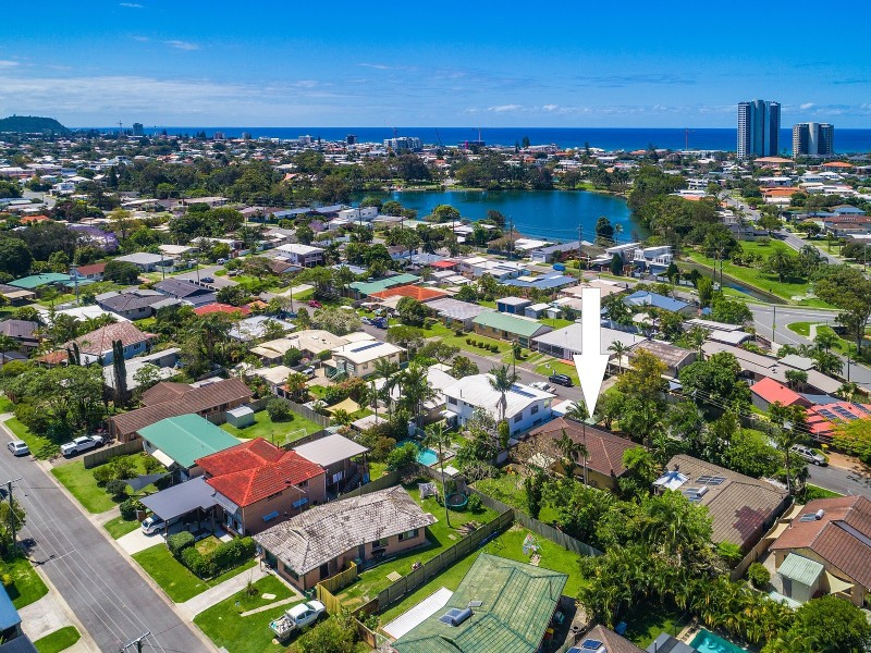 10 Flores Avenue, Palm Beach QLD 4221