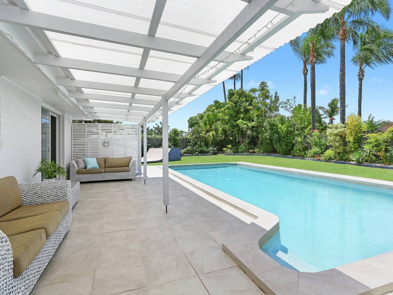 35 Spindle Street, Palm Beach QLD 4221