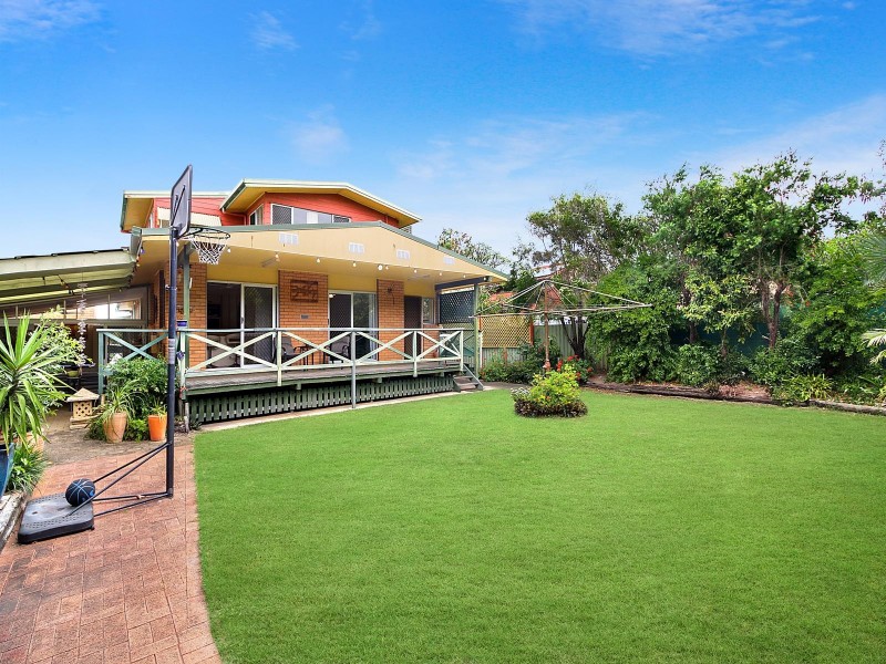 37 Glenelg Avenue, Mermaid Beach QLD 4218