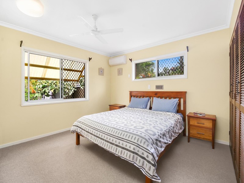 37 Glenelg Avenue, Mermaid Beach QLD 4218