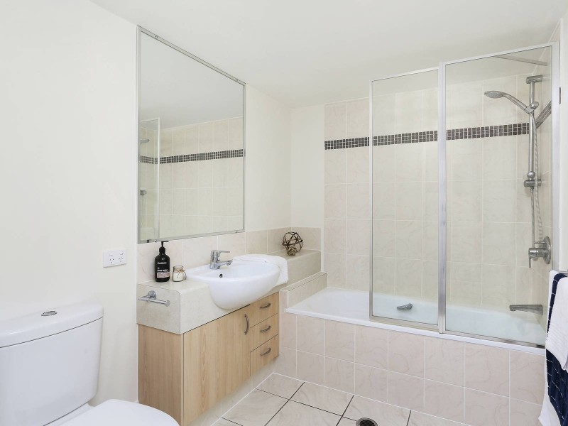 19/4 Park Avenue, Burleigh Heads QLD 4220