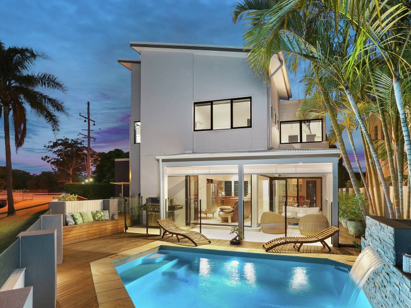2/11 Tahiti Avenue, Palm Beach QLD 4221