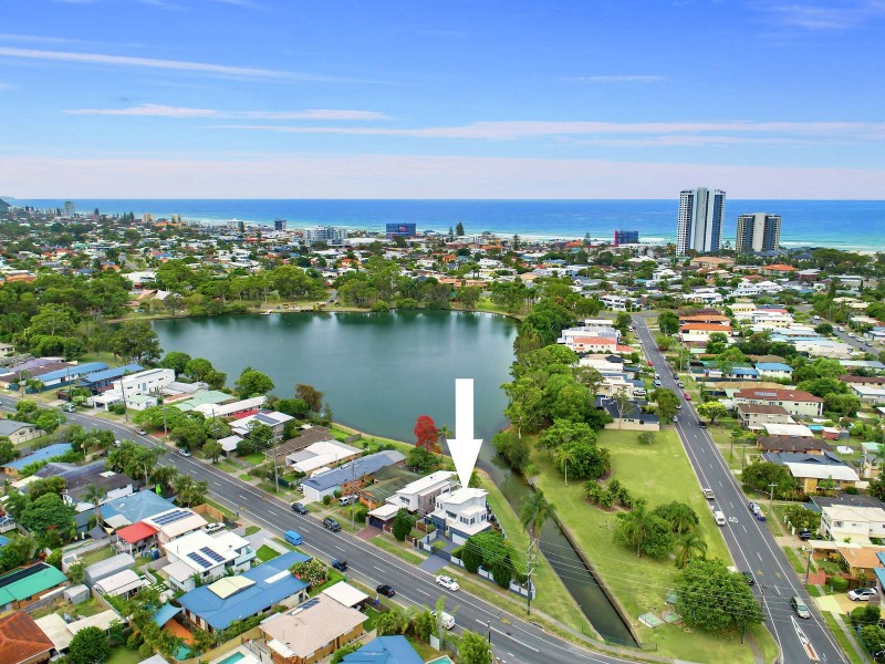2/11 Tahiti Avenue, Palm Beach QLD 4221