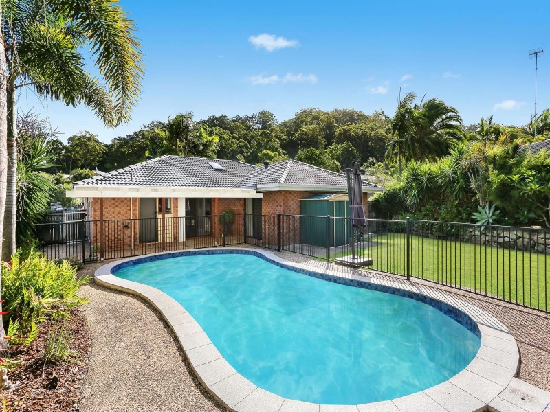 3 Bronhill Street, Currumbin Waters QLD 4223