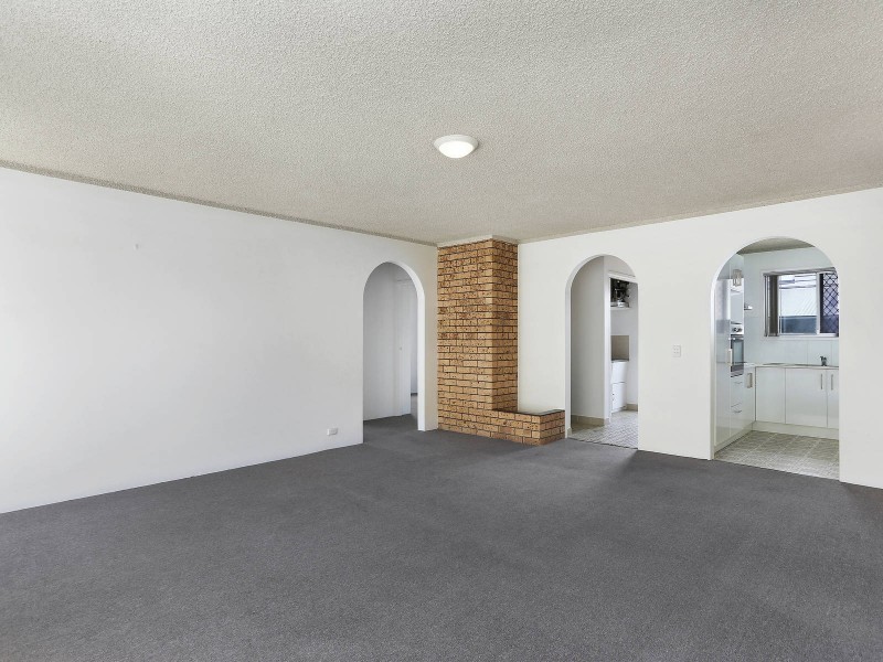 2/16 Thirteenth Avenue, Palm Beach QLD 4221