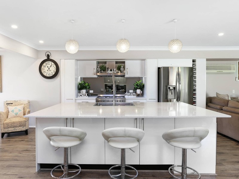 30 Bight Court, Mermaid Waters QLD 4218