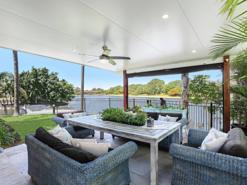30 Bight Court, Mermaid Waters QLD 4218