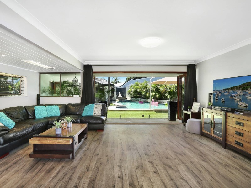 30 Bight Court, Mermaid Waters QLD 4218