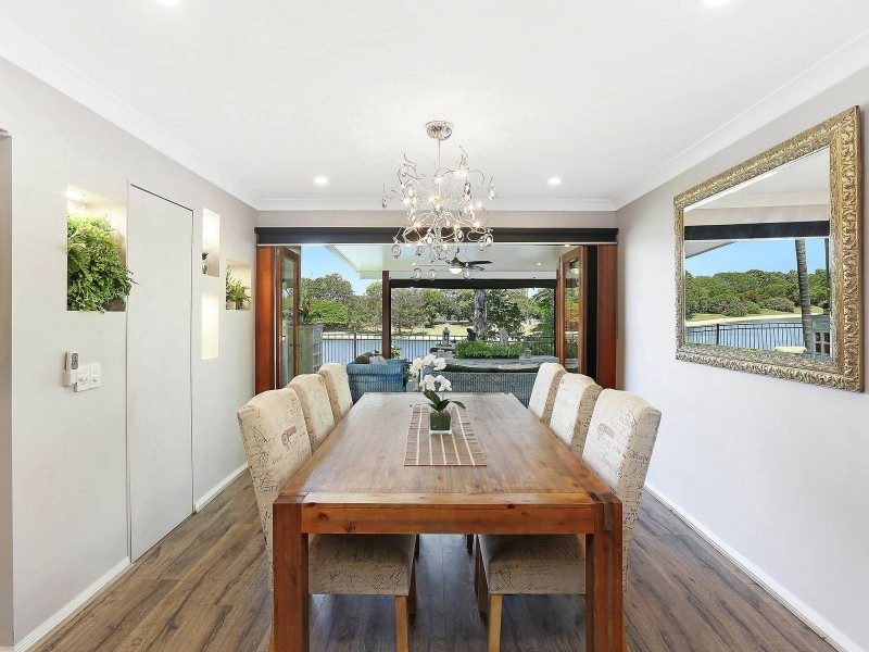 30 Bight Court, Mermaid Waters QLD 4218