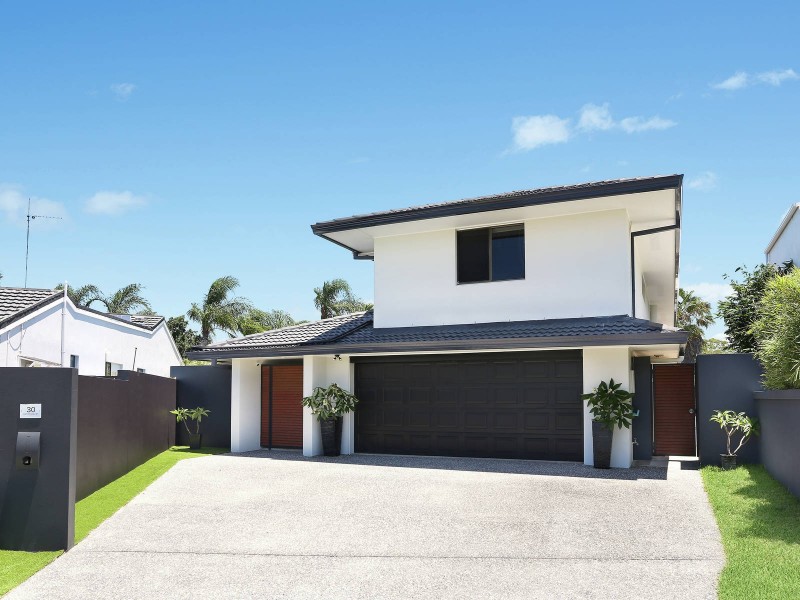 30 Bight Court, Mermaid Waters QLD 4218