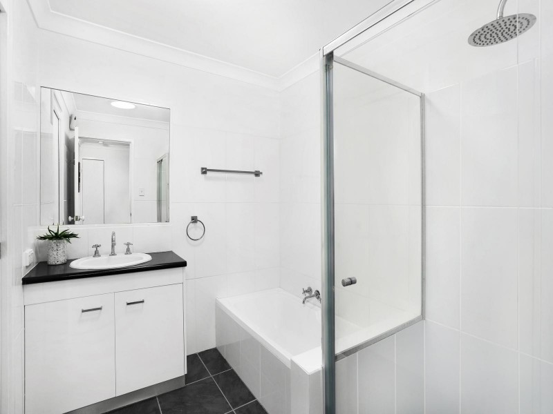 29/15 Simpsons Road, Elanora QLD 4221