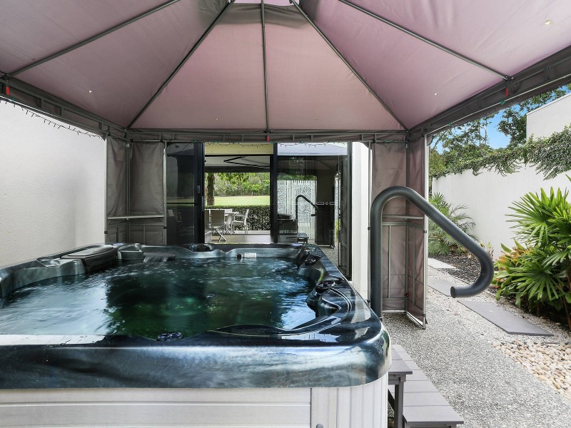 892 Medinah Avenue, Robina QLD 4226