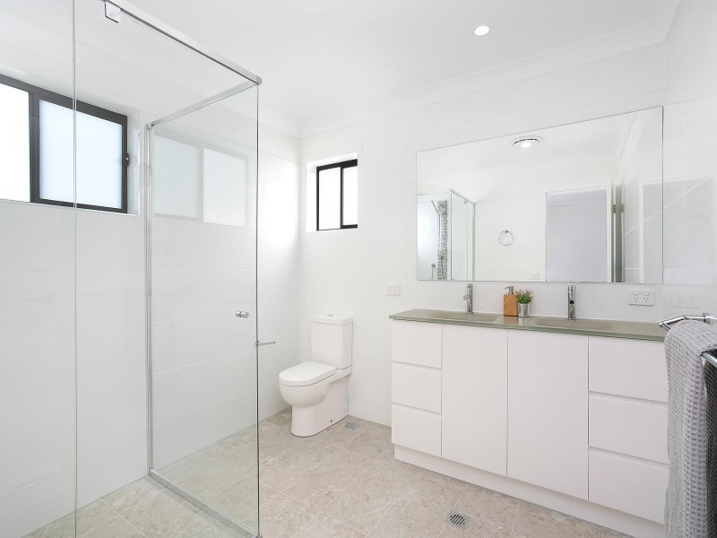 4 Meyer Street, Southport QLD 4215
