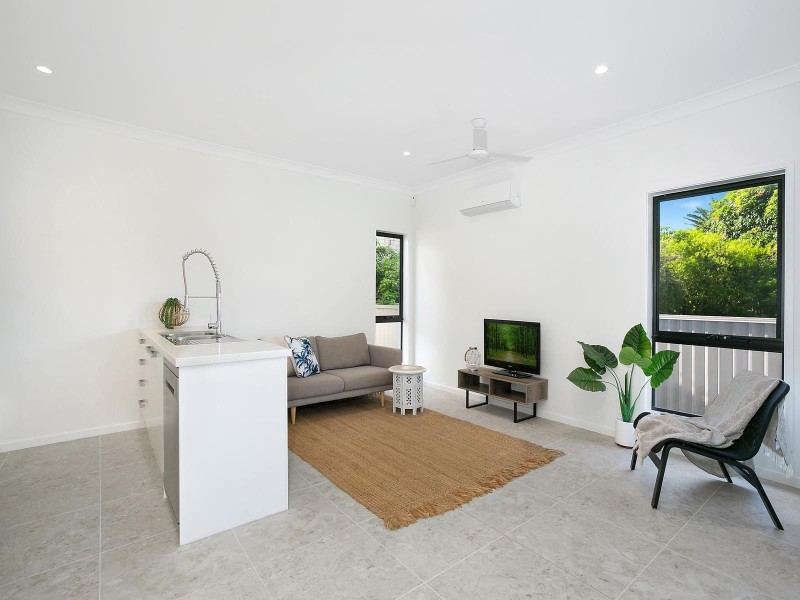 4 Meyer Street, Southport QLD 4215