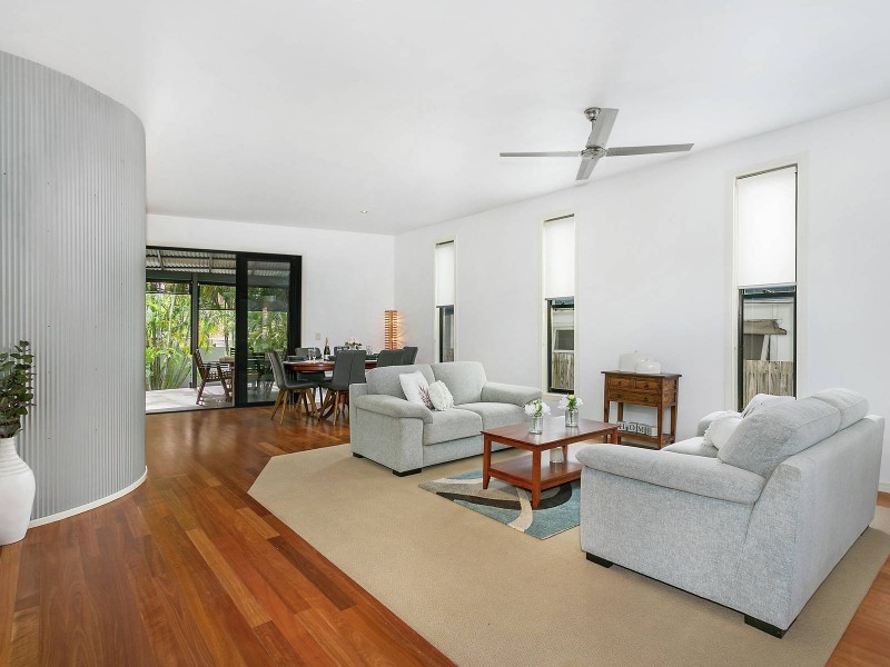 11 Twelfth Avenue, Palm Beach QLD 4221