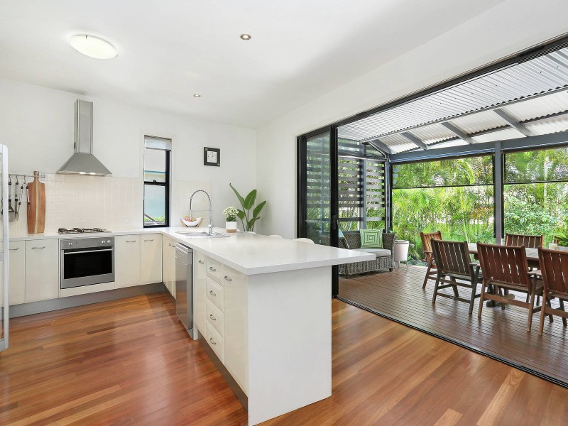 11 Twelfth Avenue, Palm Beach QLD 4221