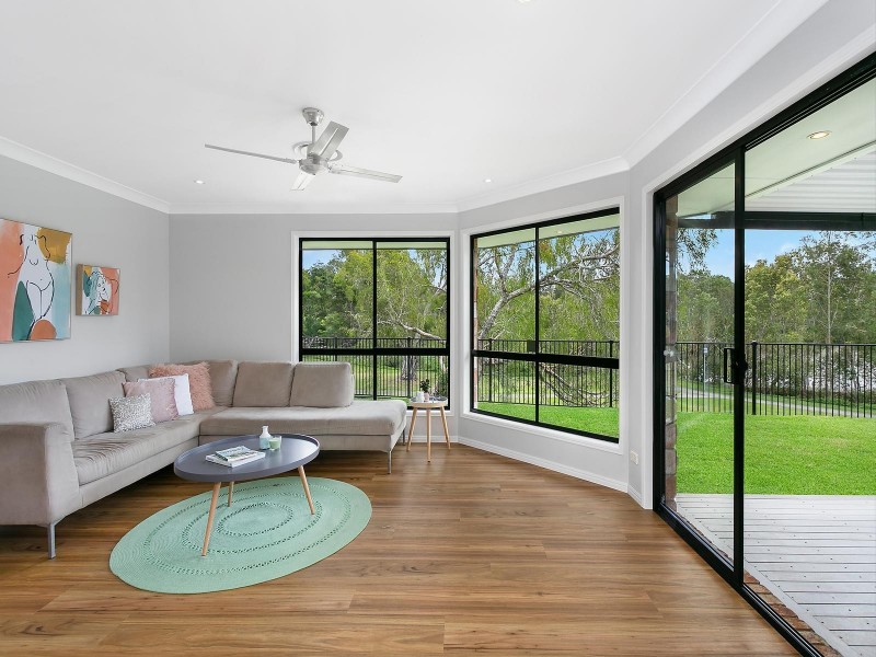 21 Tipuana Drive, Elanora QLD 4221