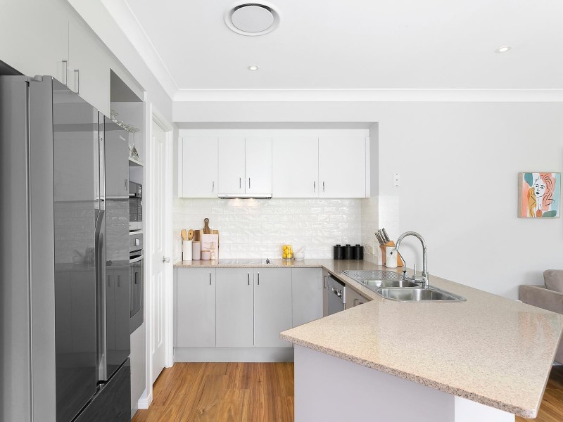 21 Tipuana Drive, Elanora QLD 4221