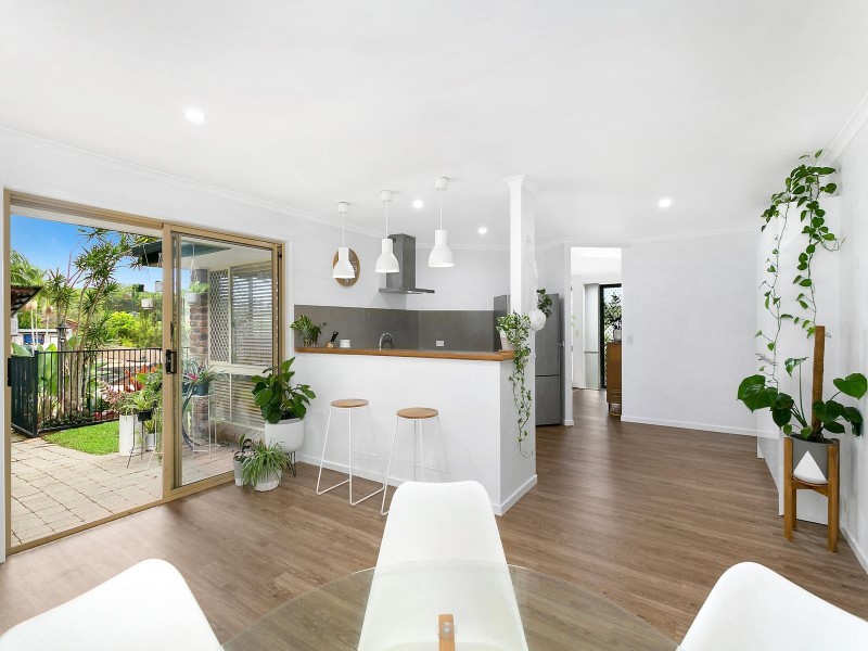 6 Swanbourne Way, Elanora QLD 4221