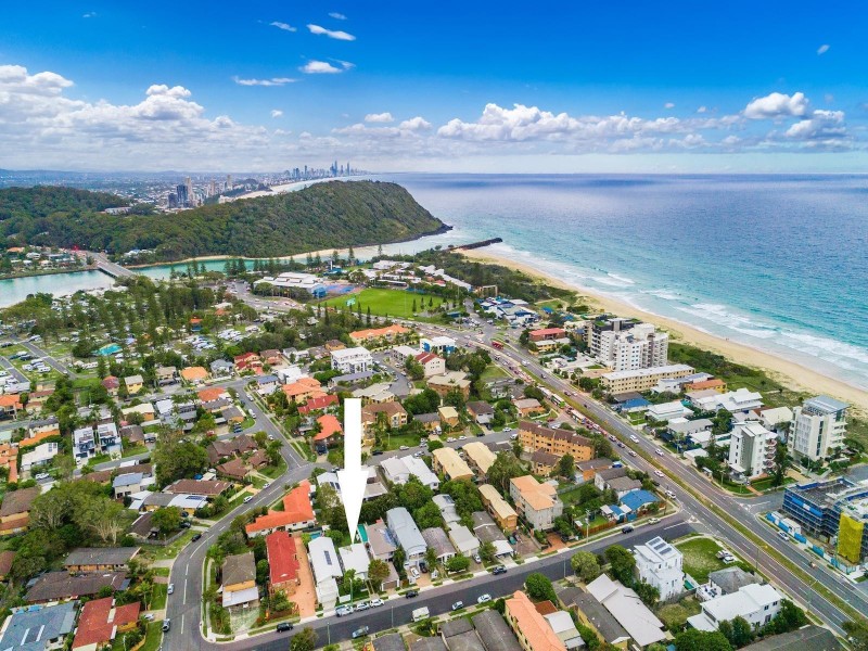 21 Twenty Seventh Avenue, Palm Beach QLD 4221