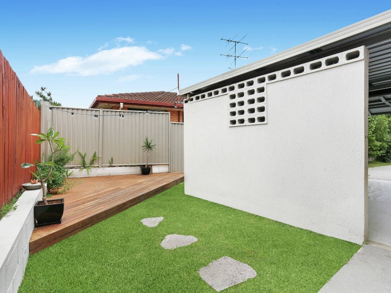 2/8 Russell Court, Miami QLD 4220