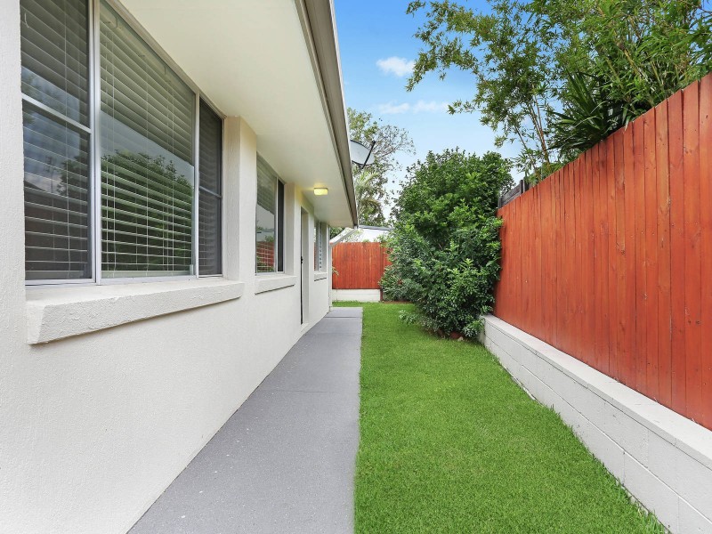 2/8 Russell Court, Miami QLD 4220