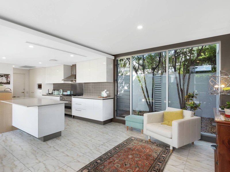 837 Legend Trail, Robina QLD 4226