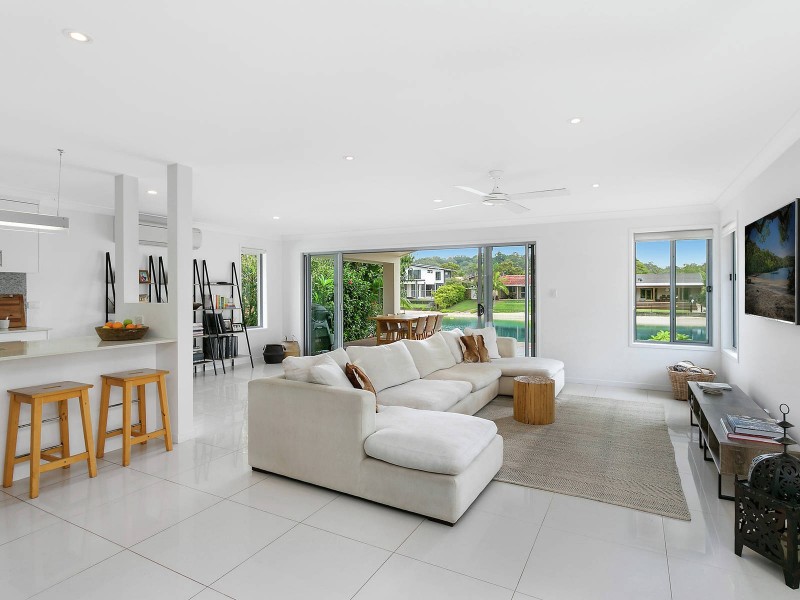 3 Mackerel Court, Palm Beach QLD 4221