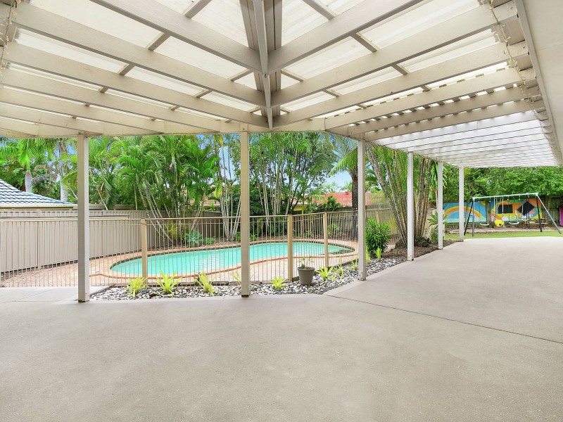 8 Glen Iris Place, Robina QLD 4226