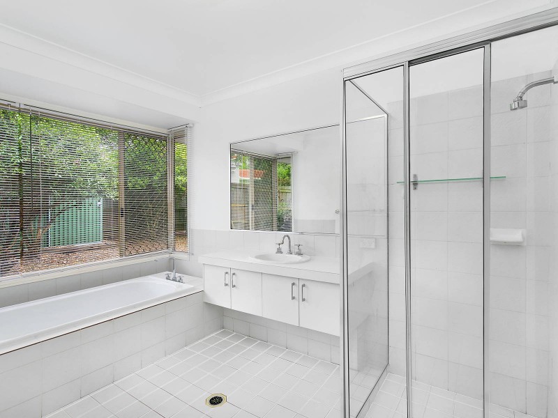 8 Glen Iris Place, Robina QLD 4226