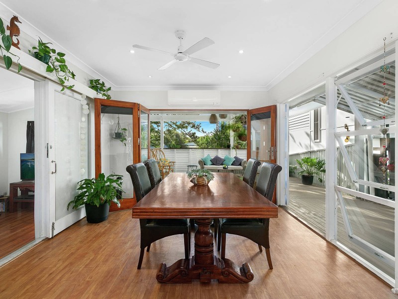 10 Twenty Fourth Avenue, Palm Beach QLD 4221