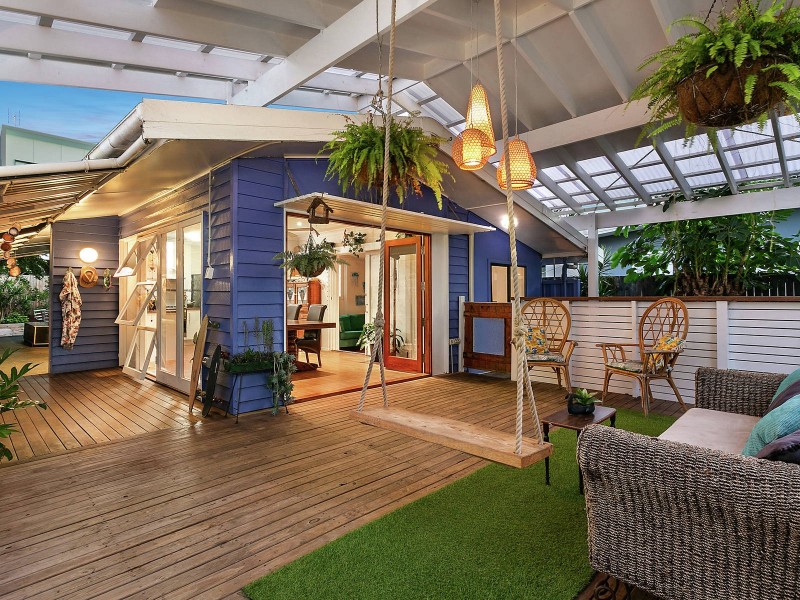 10 Twenty Fourth Avenue, Palm Beach QLD 4221