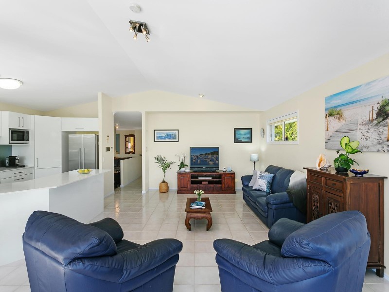 266 Nineteenth Avenue, Elanora QLD 4221