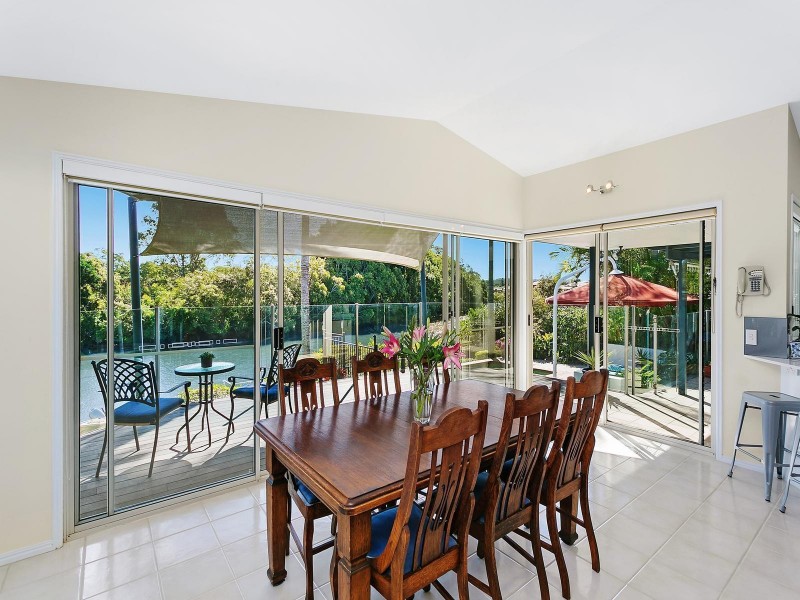 266 Nineteenth Avenue, Elanora QLD 4221