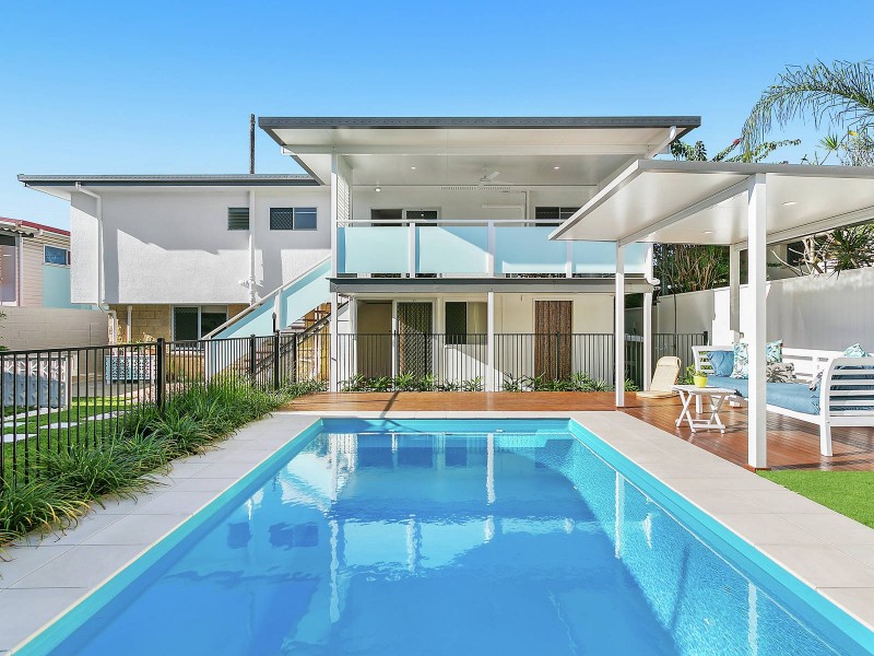 18 Tahiti Avenue, Palm Beach QLD 4221