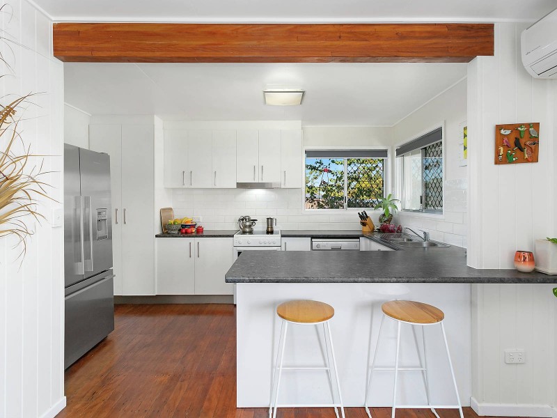 18 Tahiti Avenue, Palm Beach QLD 4221