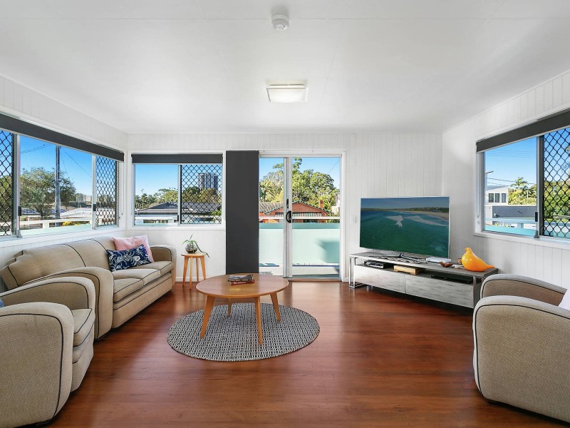 18 Tahiti Avenue, Palm Beach QLD 4221