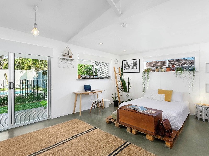 18 Tahiti Avenue, Palm Beach QLD 4221