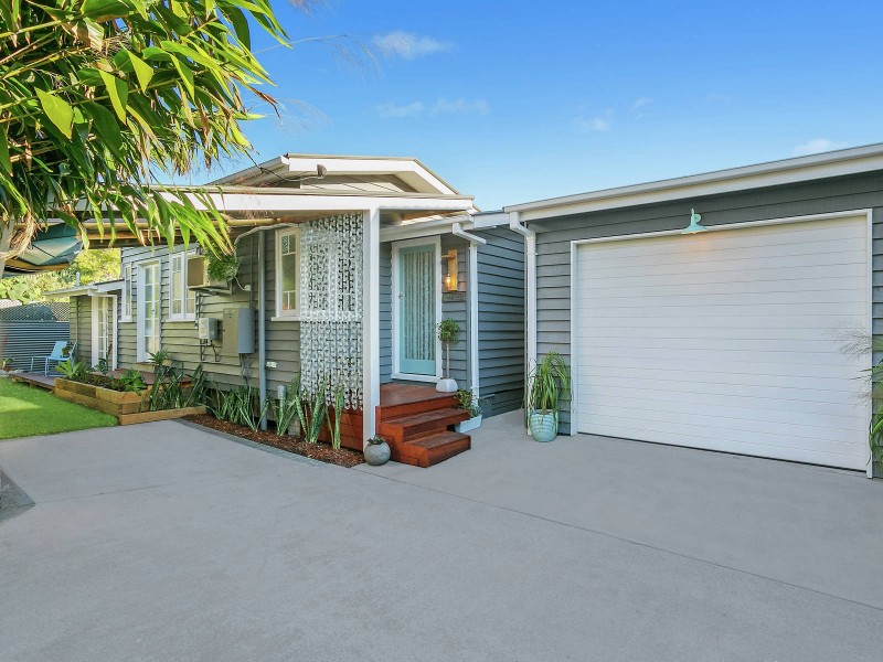 17 Station Street, Currumbin Waters QLD 4223