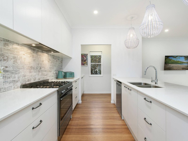 31 Station Street, Currumbin Waters QLD 4223