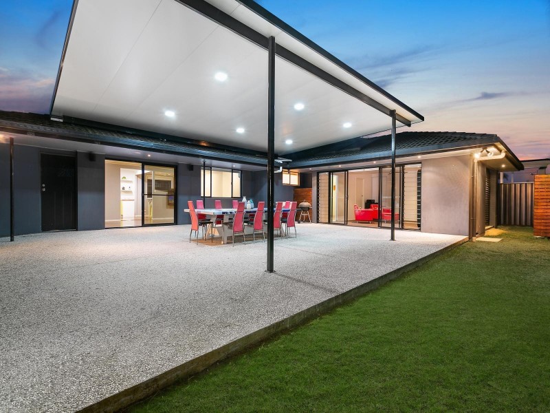 16 Satinwood Place, Palm Beach QLD 4221