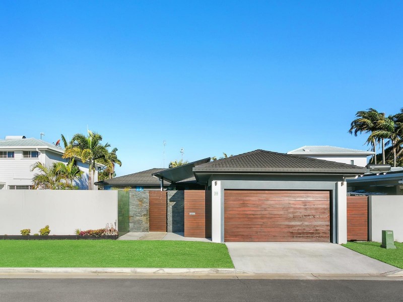 16 Satinwood Place, Palm Beach QLD 4221