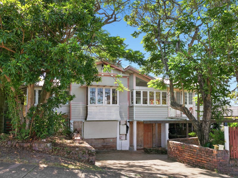 3 Clayfield Avenue, Miami QLD 4220