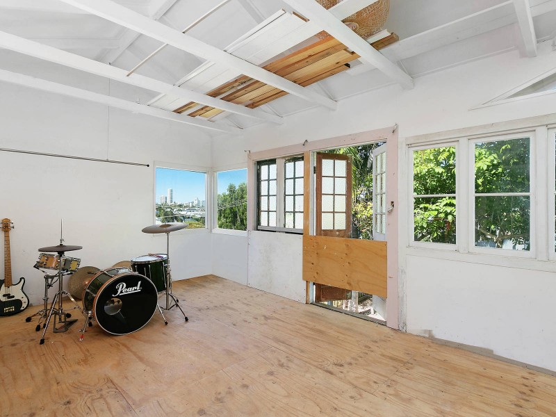 3 Clayfield Avenue, Miami QLD 4220