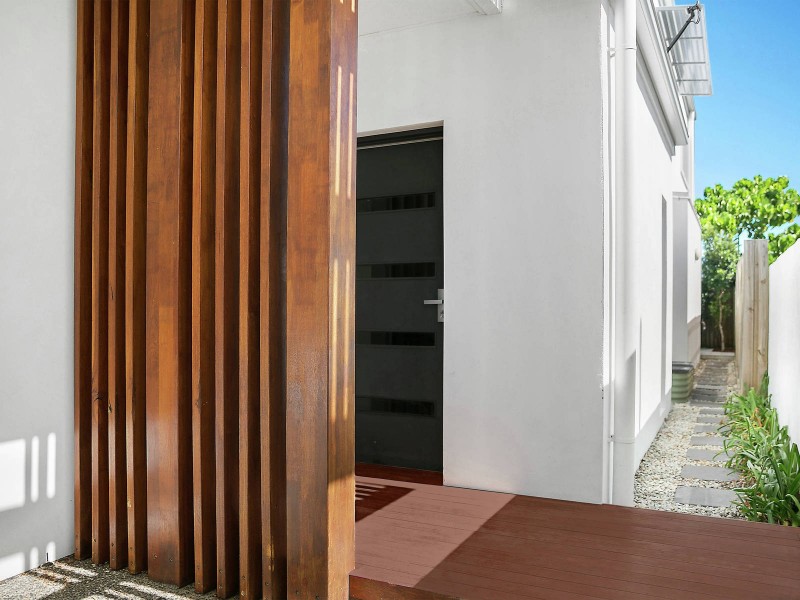 2/2248 Gold Coast Highway, Mermaid Beach QLD 4218