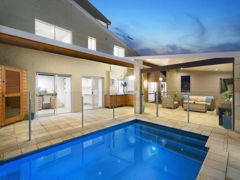 24 Bronzewing Close, Elanora QLD 4221