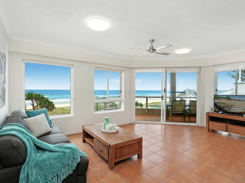 23/4 Twenty Fifth Avenue, Palm Beach QLD 4221