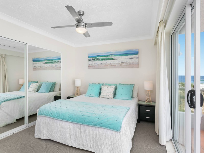 23/4 Twenty Fifth Avenue, Palm Beach QLD 4221