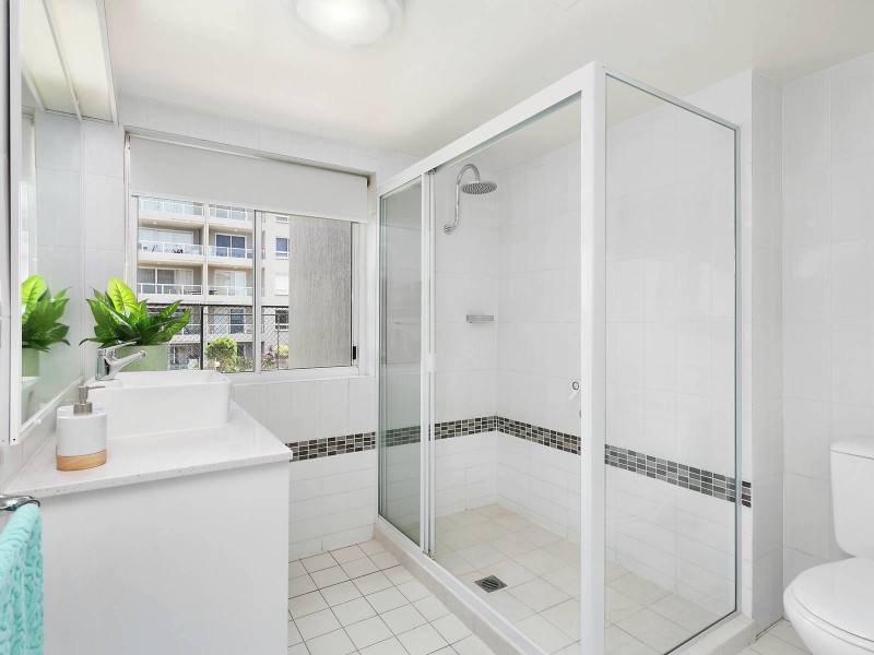 23/4 Twenty Fifth Avenue, Palm Beach QLD 4221